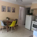 La Soleillade Apartment *